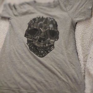 Converse kids top size 8-10 with skull design in front